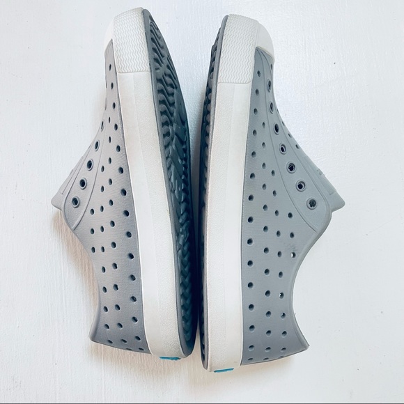 Native shoes gray size J2 - Picture 4 of 6